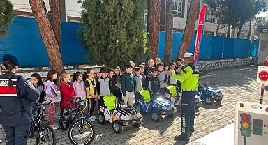 Sinop'ta minikler trafiği eğlenerek öğrendi