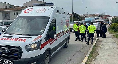 Sinop'ta otomobil ile motosiklet çarpıştı: 2 yaralı