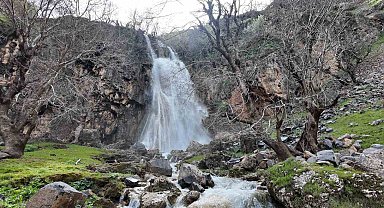 Şırnak'ta baharla birlikte şelaleler coştu