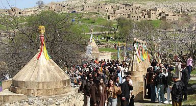 Şırnak'ta Ezidiler 'Çarşema Sor Bayramı'nı festival havasında kutladı