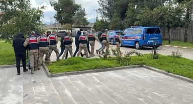 Şırnak'ta JASAT'tan kaçış yok: 42 aranan şahıs yakalandı, 16'sı tutuklandı