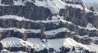 Şırnak'ta kar şelalesi mest etti