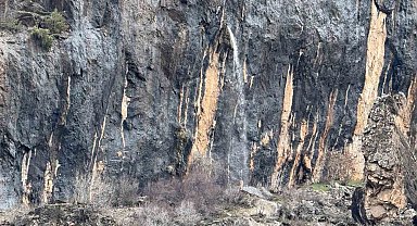 Şırnak'ta kayanın içinden dökülen sular hayran bırakıyor