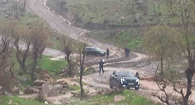 Şırnak'ta köy yolu kapandı, öğretmenler mahsur kaldı
