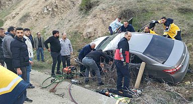 Sivas'ın Suşehri ilçesinde trafik kazası, 3 yaralı