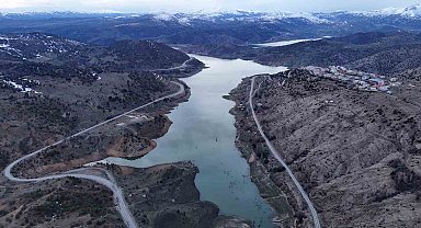 Sivas'ta 14 yıl sonra su yüzeyine çıkan köy yeniden sulara gömüldü
