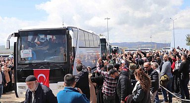 Sivas'ta 312 hacı adayı dualarla kutsal topraklara uğurlandı