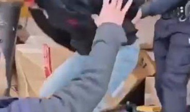 Sivas'ta kamyonette gizlenen 5 kaçak göçmen yakalandı