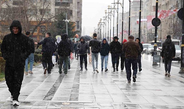 Sivas'ta kış geri döndü