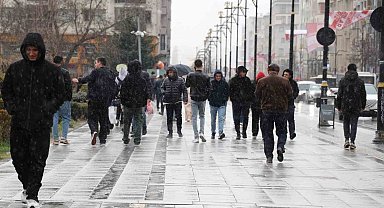 Sivas'ta kış geri döndü