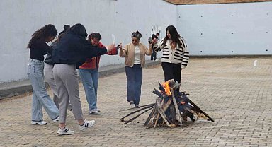 Sivas'ta öğrenciler baharın gelişini kutladı