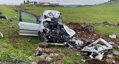 Siverek'te tır ile hafif ticaret aracı çarpıştı: 2 ölü, 1 yaralı