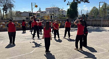 Spor branşlarını deneyimleyerek tanıyorlar