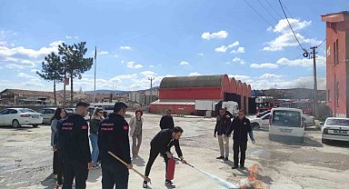 Sungurlu Belediyesi İtfaiye Müdürlüğü'nden yangın eğitimi