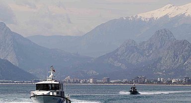 Suyun altını üstüne getiriyor, can kurtarmak için saniyelerle yarışıyorlar