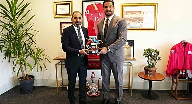 Taha Akgül'den, TFF Başkan Vekili Mecnun Otyakmaz'a ziyaret