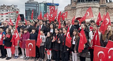 Taksim'de 23 Nisan töreni