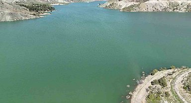 Tarihi Altınlı Köprü baraj sularında kayboldu