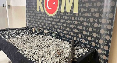 Tarihi eser kaçakçılarına operasyon; binlerce sikke ve onlarca eser ele geçirildi