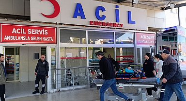 Tarım işçilerini taşıyan minibüs devrildi: 15 yaralı