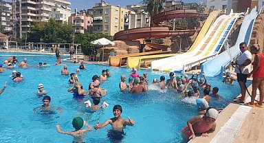 Tarsus'ta çocuklara güvenli yüzme imkanı sağlayan proje BELFOR'da seçildi