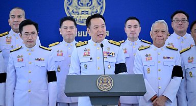 Tayland'da Charnvirakul hükümeti resmen göreve başladı