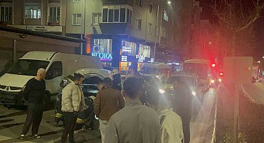Tekirdağ'da alkollü sürücü işçi servisine çarptı, ardından minibüs şoförüne tehditler savurdu