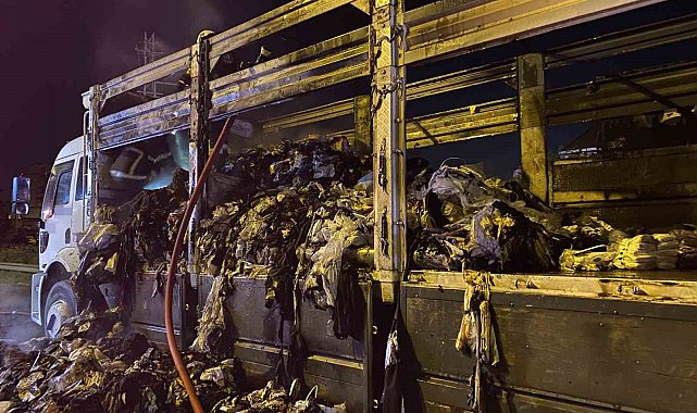TEM otoyolunda tekstil yüklü kamyon alev aldı