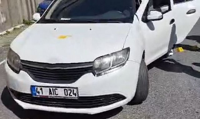 Teröristlerin kiraladığı otomobil polis ekipleri tarafından inceleniyor