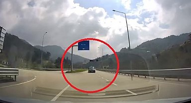 Ters yönden gelen araç faciayı böyle teğet geçti