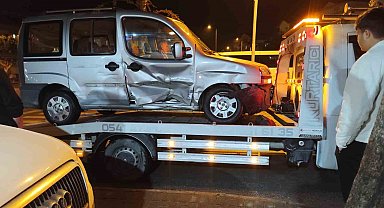 Ters yönden gelen aracın neden olduğu zincirleme kaza kamerada