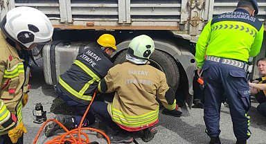 Tır şoförü, kendi tırını tamir ettiği esnada aracın hareket etmesiyle ezilerek can verdi