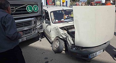Tırla çarpışan otomobildeki 1 kişi ağır yaralandı
