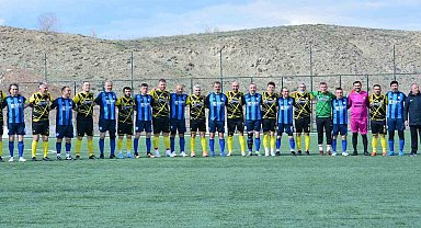 TMVFL Batı Karadeniz Beyaz Bölge'de kupanın sahibi Kastamonu Şerife Bacı Masterlar oldu