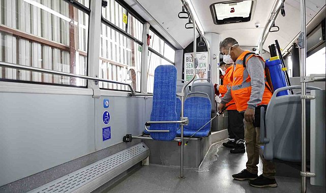Toplu ulaşım araçları temizlenerek sefere hazırlanıyor