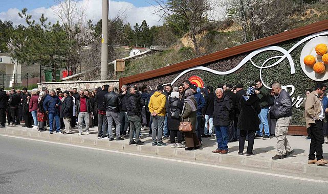 Trafik kazasında ölen 16 yaşındaki Yağmur'un acılı ailesinden bilirkişi raporuna tepki