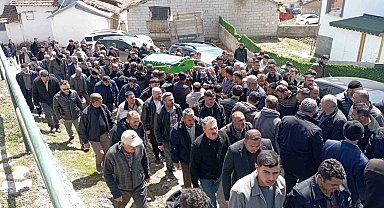 Traktörden düşerek hayatını kaybeden çocuk son yolculuğuna uğurlandı