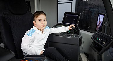 Tramvay tutkunu 6 yaşındaki Muhammet Enes'in hayali gerçeğe dönüştü