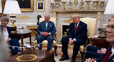 Trump, İngiltere Kralı Charles'ı Beyaz Saray'da askeri törenle karşıladı