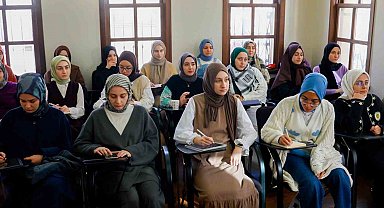 TÜRGEV, Filistin'den gelen 246 genç kıza eğitimde kapı açtı