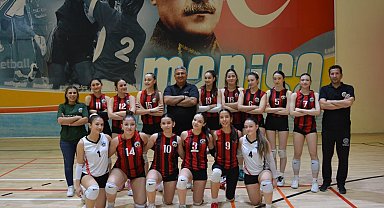 Turgutlu Belediyesi U17 Voleybol Takımı Manisa 2'ncisi