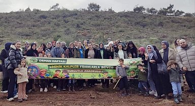Turgutlulu minikler 250 fidanı toprakla buluşturdu