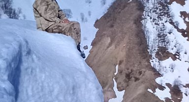 Uçuruma düşen güvenlik korucusu hayatını kaybetti