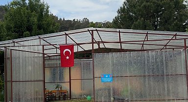 Ülkü Ocakları'ndan özel öğrencilerin okuluna 23 Nisan hediyesi sera