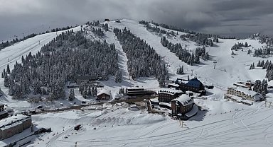 Uludağ'da sezon uzadı nisan ayıyla 2 metre kar var
