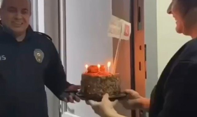 Üniversite öğrencilerinin kavga ihbarına geldiler, pasta ile karşılaştılar