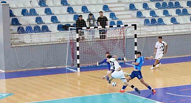 Üniversite takımları Tokat'ta salon futbolunda ter döktü