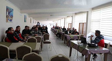 Uşak'ta buzağı kayıplarını azaltmaya yönelik eğitim programı düzenlendi