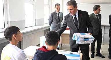 Vali Baruş, lise öğrencileriyle buluştu