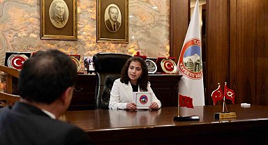 Vali Çiçek'in makamı 23 Nisan'da çocuklara emanet